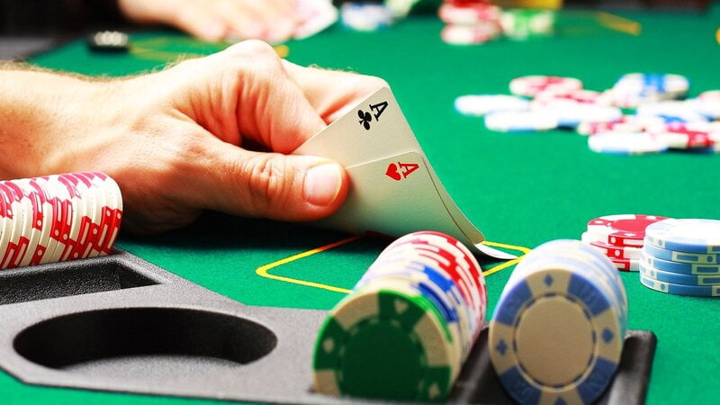 Hướng dẫn cơ bản về luật chơi poker online