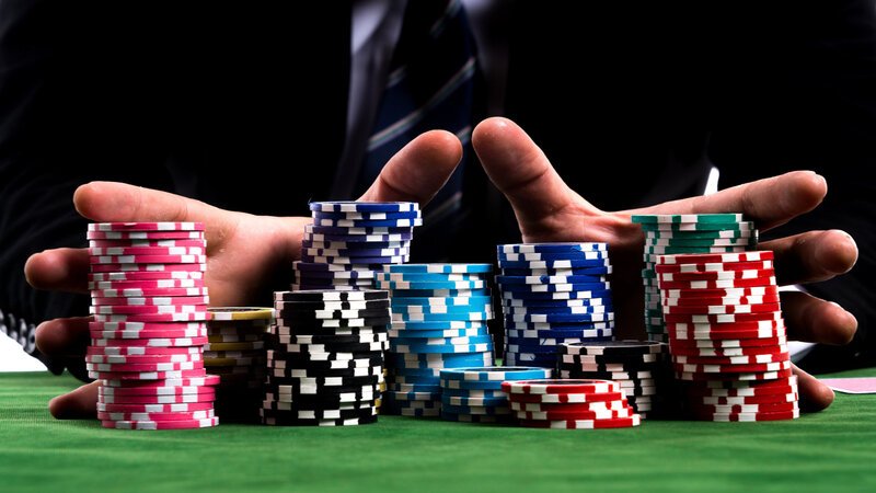 Những sai lầm thường gặp khi chơi poker và cách tránh